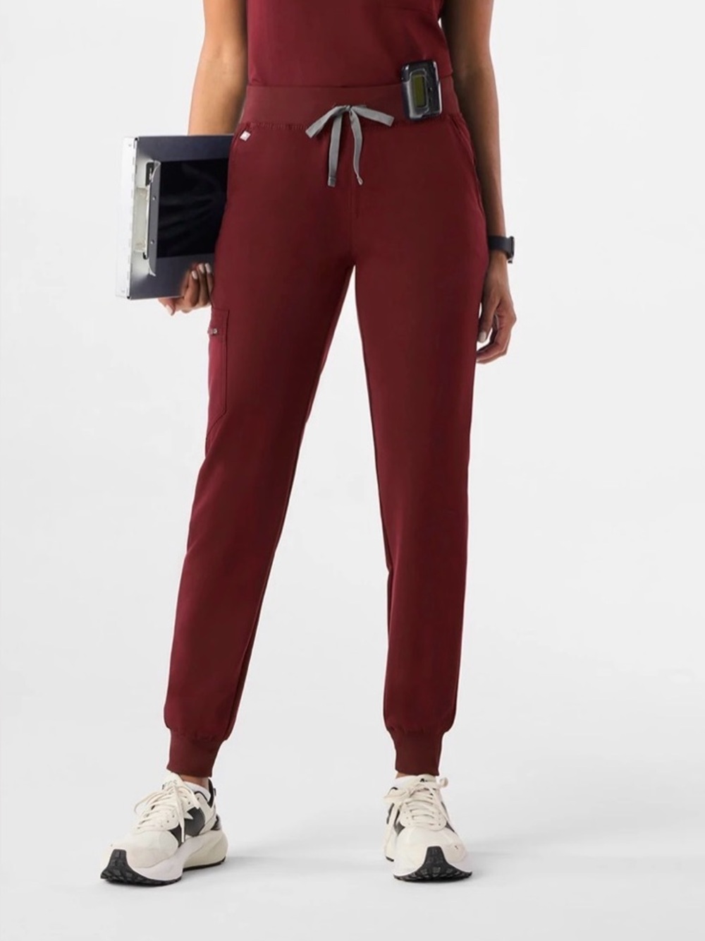 Figs Zamora Jogger Scrub Pants burgundy size small s